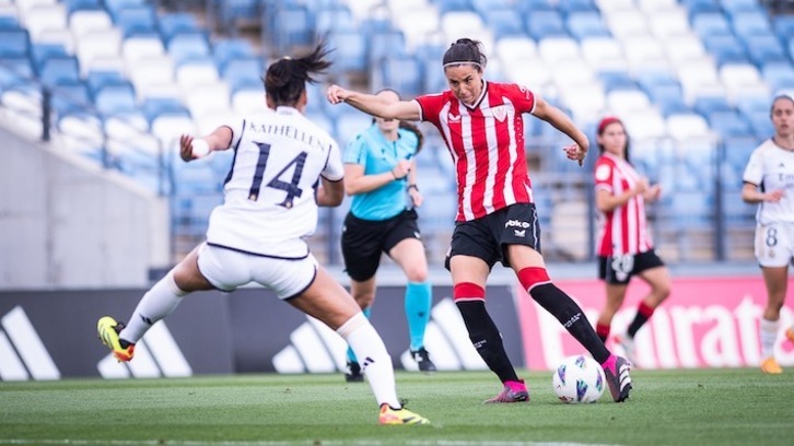 Maddi se dispone a rematar ante Kathelleen.