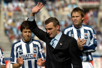 Javi De Pedro recibió se despidió de Anoeta en mayo de 2004.