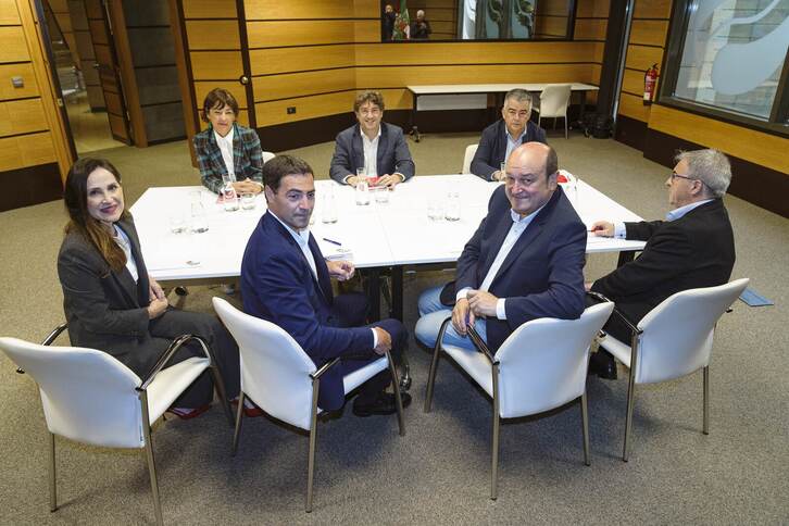 Los máximos representantes del PNV y del PSE en Sabin Etxea.