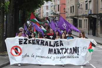 Cabeza de la marcha que ha recorrido Ezkerraldea.