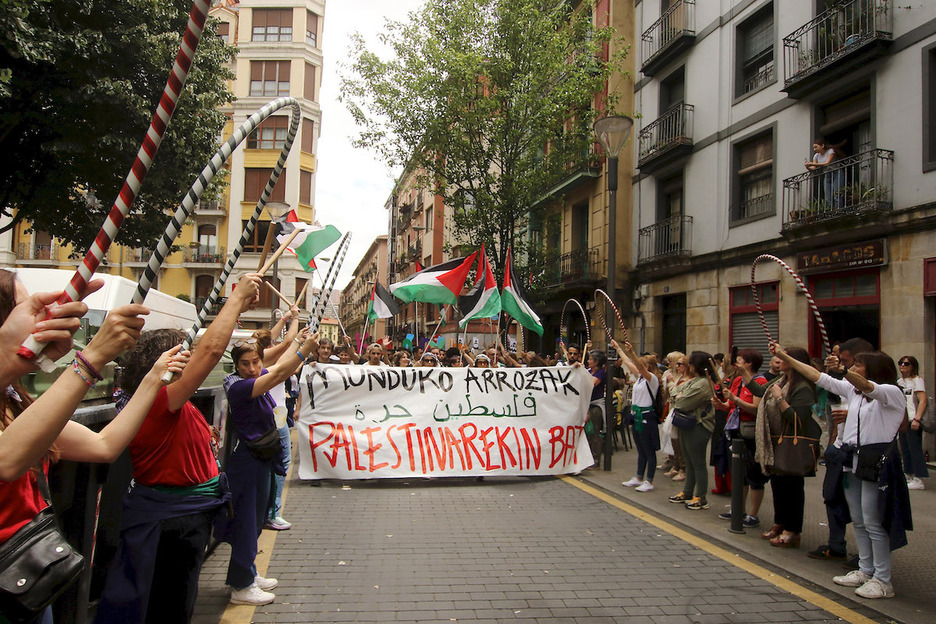 Inicio de la kalejira que ha recorrido el barrio de San Francisco.