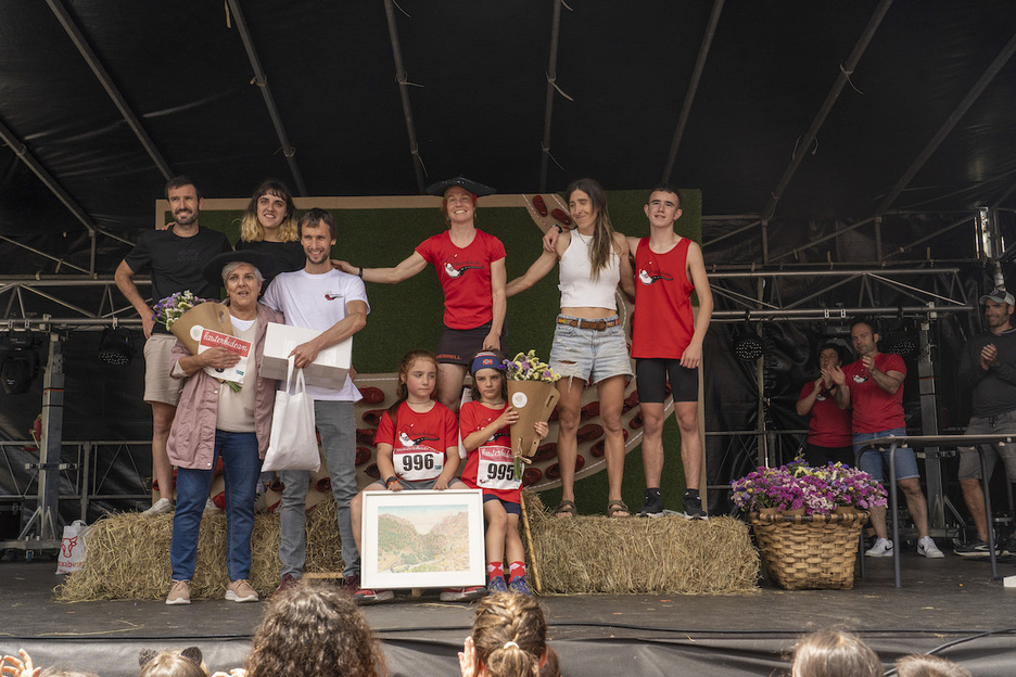 Lasterketaren azken edizioaren «irabazleak», oholtzan.