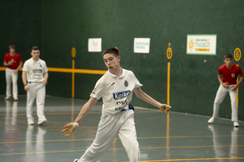 Gasteizko ordezkariek uste baino errazago lortu dituzte garaipenak hiru mailetan.