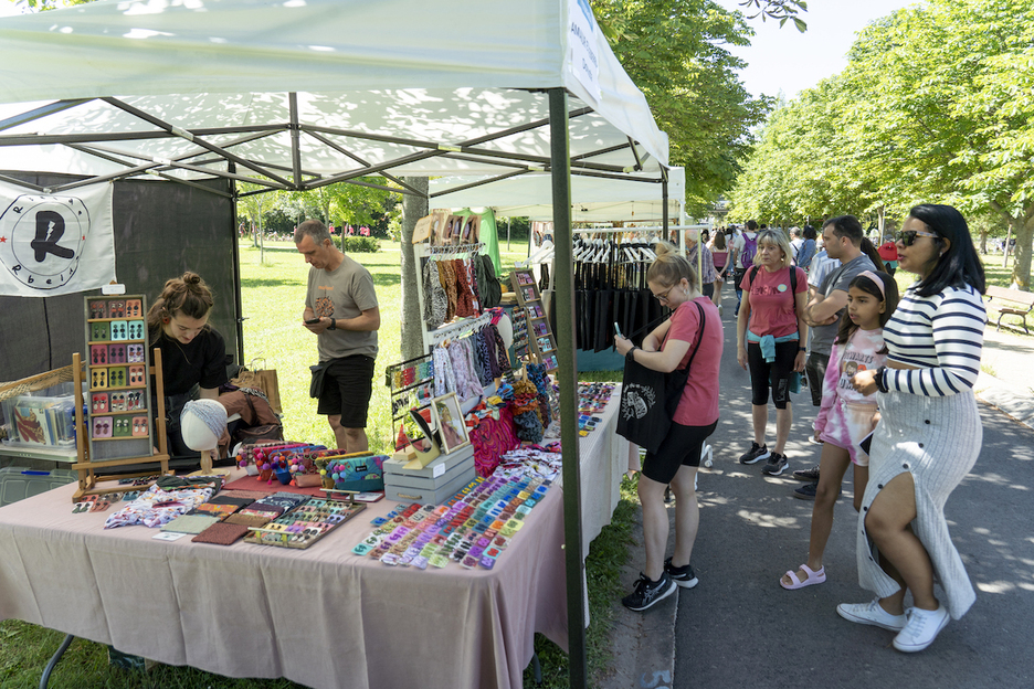 Sarrera nagusian artisautza azoka ere egon da. Sarrera nagusian artisautza azoka ere egon da.