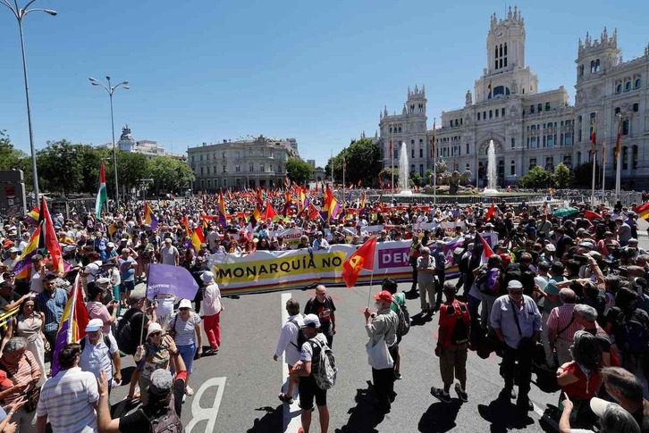 La manifestación contra la monarquía, en la Plaza de la Cibeles.