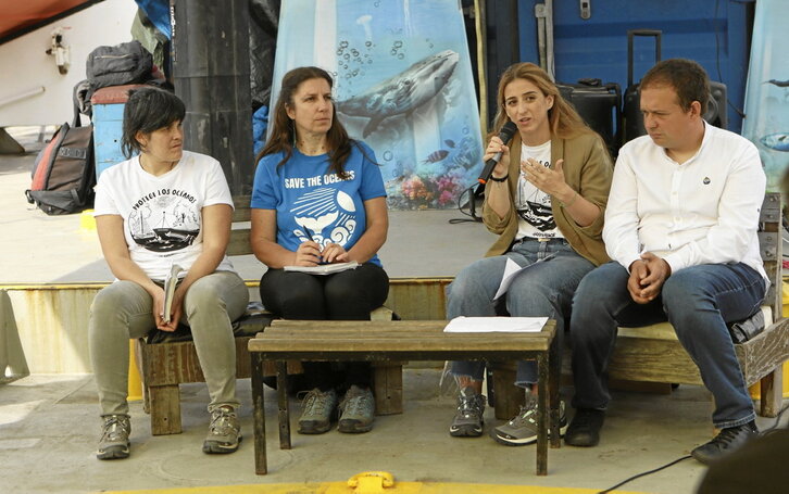 Charla de Greenpeace sobre la situación de los océanos y la pesca artesanal.