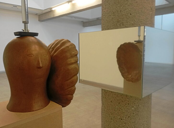 «Conchita» da nombre a a la exposición del artista mexicano Rodrigo Hernández. Está inspirada en su abuela, nacida en Durango, y se puede ver en la galería Carreras Mugica de Bilbo.