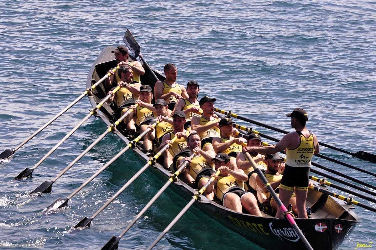 Arkoteko taldea, denboraldiaurreko estropada batean. (Josu Z)