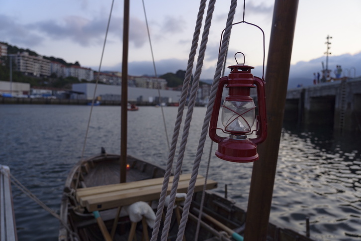 Bermeoko leku esanguratsuen gaineko informazioa eskaini eta ibilbideak proposatzen dituzte audiogidetan. 