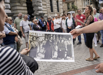 Recorrido histórico oirganizado por EH Bildu en Bilbo en el 87 aniversario de la caída de Bilbo.