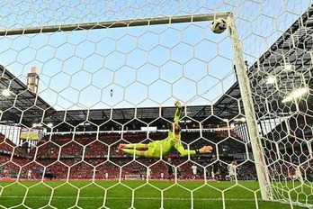 Un golazo de Shaqiri por la escuadra ha salvado un punto para Suiza.