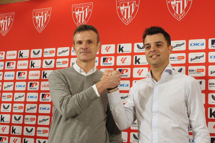 El presidente Jon Uriarte y el director deportivo Mikel González, este jueves en San Mamés.