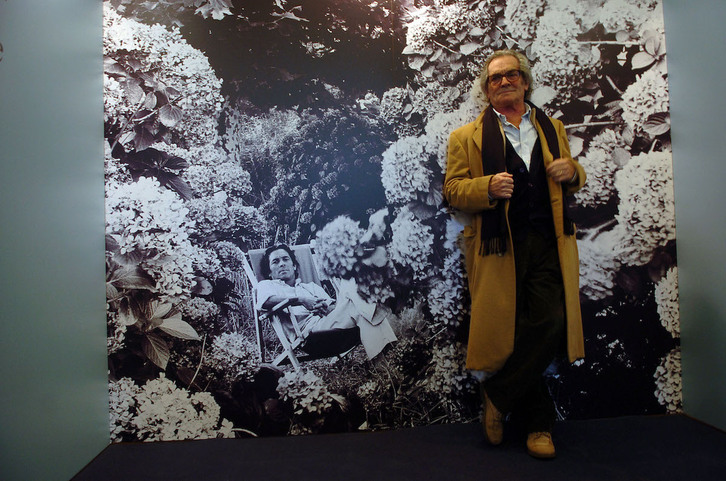 Jose Antonio Sistiaga, 'Suite érotique' erakusketan, 2007an, Donostiako Koldo Mitxelenan.