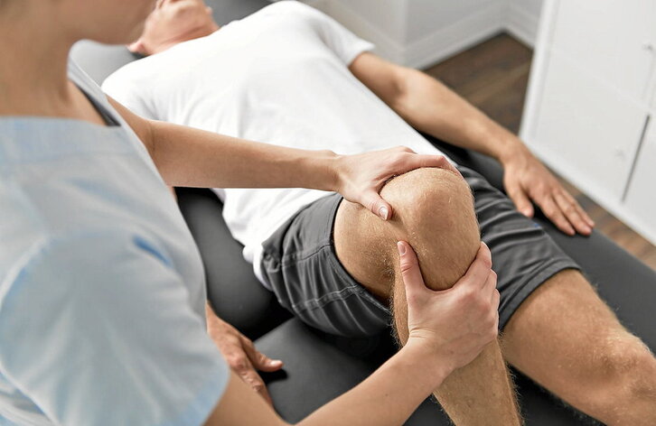 Arazoaren muina osasun pribatuaren negozio izaera da.