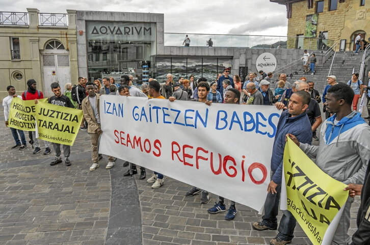 Diskriminaziorik gabeko harrera aldarrikatu zuten Donostian, besteak beste.