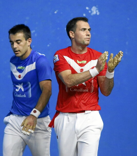 Satisfacción en Erik Jaka.