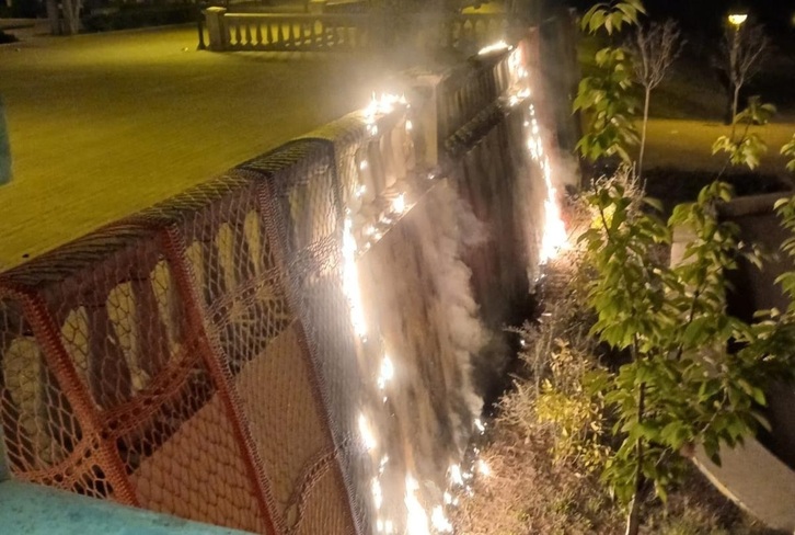 La manta contra la homofobia de Corella ha sido quemada intencionadamente, según denuncia el Ayuntamiento.