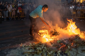 Tolosan piztutako San Joan sua.