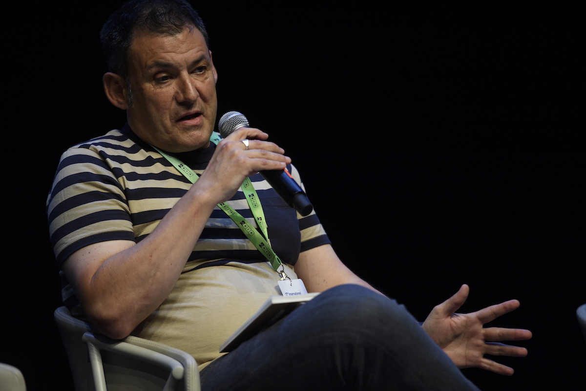 Alberto Muñagorri en junio de 2022 en una mesa redonda sobre el valor pedagógico del testimonio de víctimas en las aulas. (Jon URBE | FOKU)