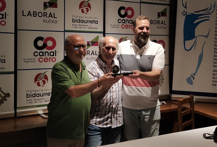 El fotógrafo Joxe Lacalle ha sido distinguido con el Bombo de La Jarana.