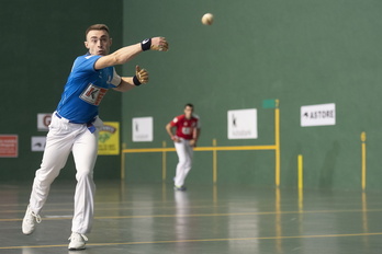 Iker Salaberriak partida borobila jokatu du.