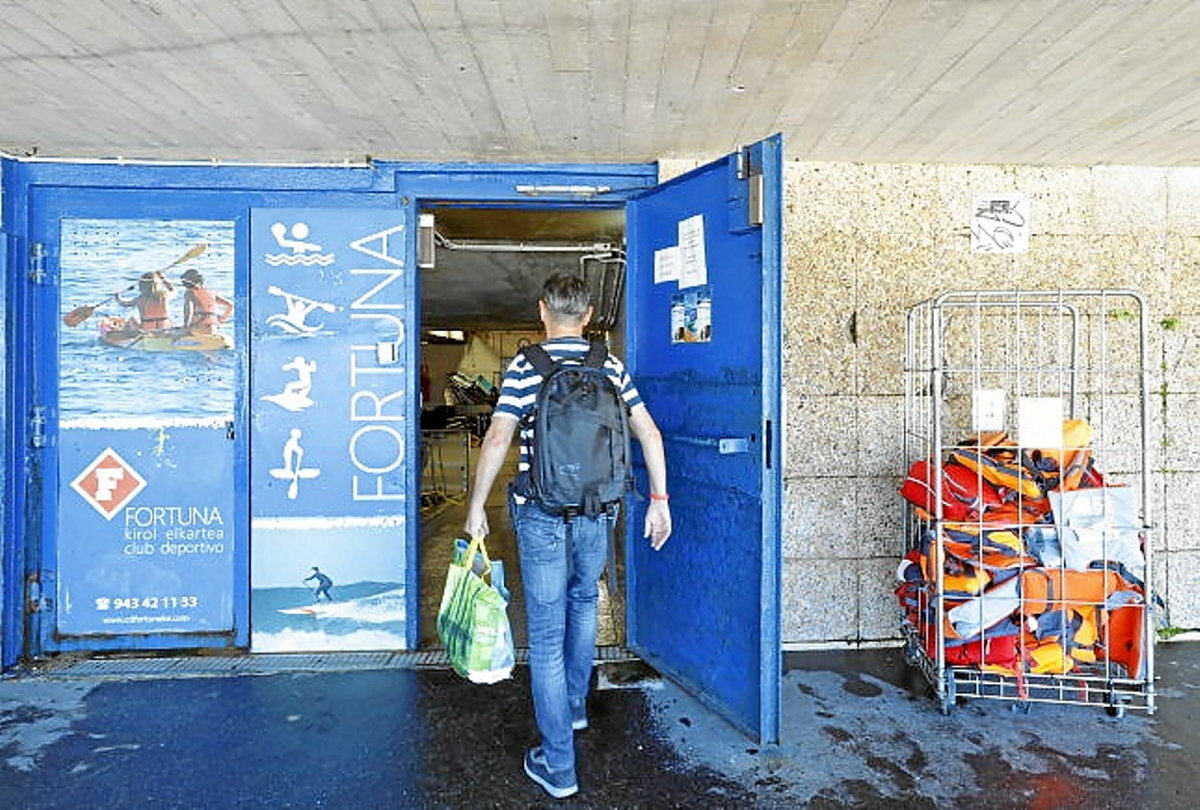 Fortunaren lokala, Kontxako hondartzan (Maialen ANDRES / FOKU)