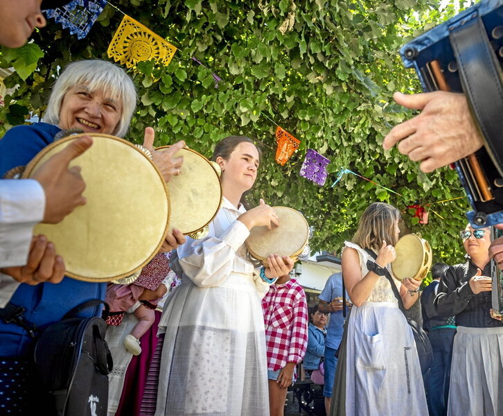 Eskoriatzan Euskal Jaia ospatuko dute astelehenean talo, sagardo eta trikiti doinuekin.