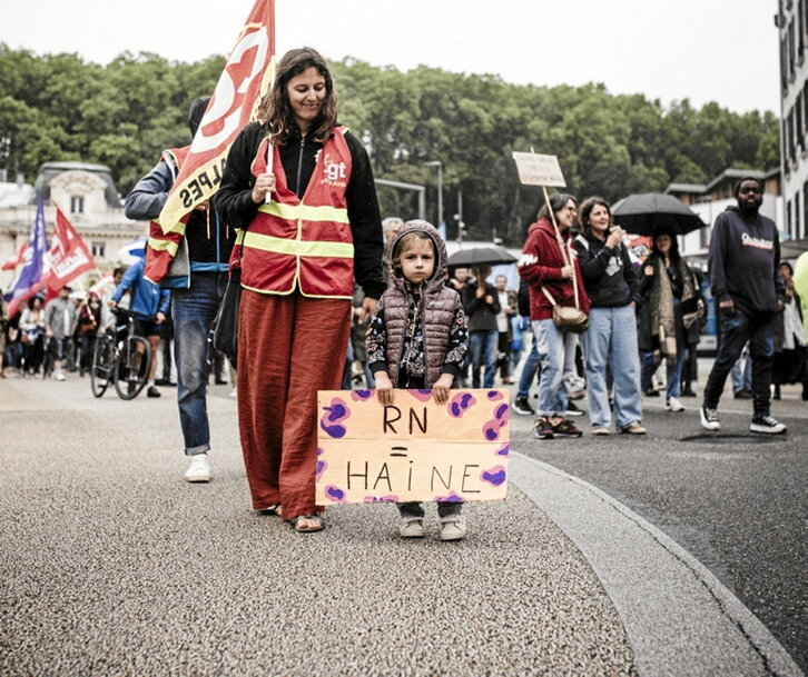 RNren aurkako zenbait martxa izan dira kanpainan.
