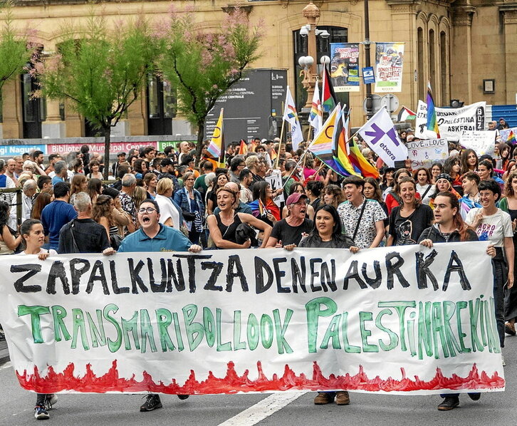 Donostiako mobilizazioaren pankarta burua.
