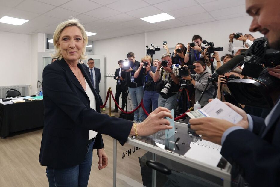 Marine Le Pen (RN) votando en su feudo de Pas de Calais. Marine Le Pen (RN) votando en su feudo de Pas de Calais.