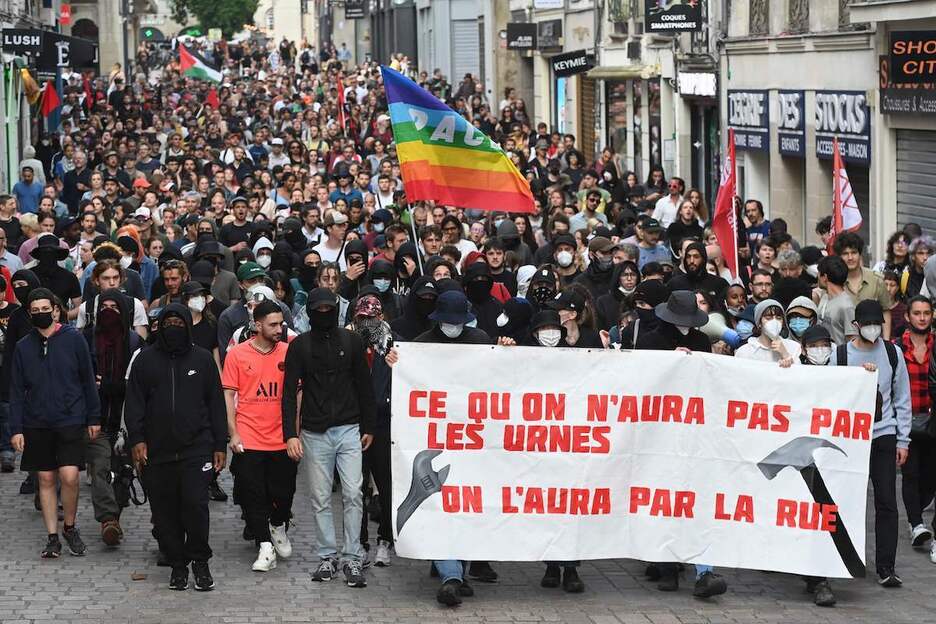 Movilización contra la extrema derecha mientras se desarrollaba el escrutinio en París. Movilización contra la extrema derecha mientras se desarrollaba el escrutinio en París.