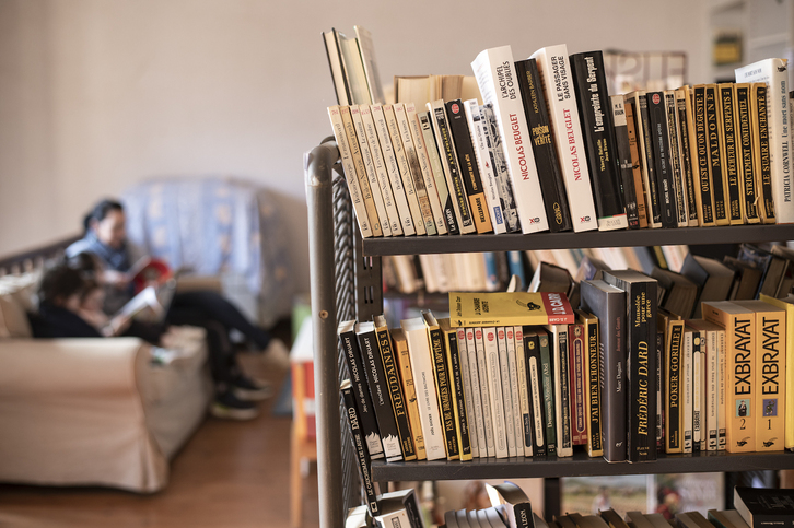 Bilboko liburutegiek udan kaleak hartzen dituzte. 