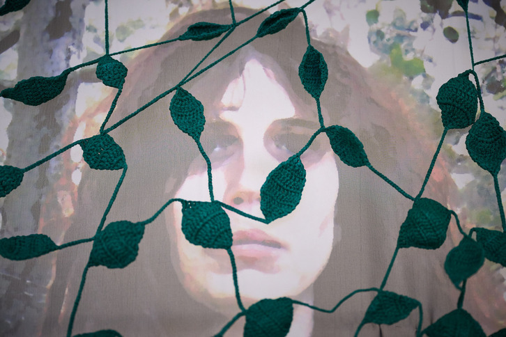 Erakusketa osatzen duen piezetako bat, irudian.