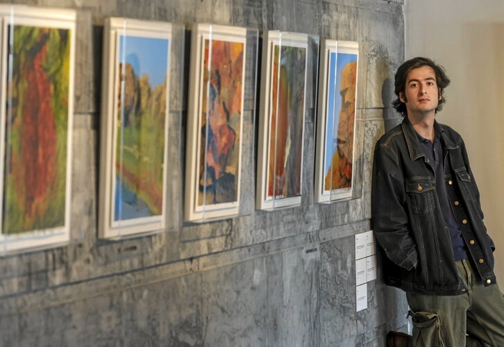 Martin del Busto, atzo, Itsasmuseumen ireki duen erakusketan.