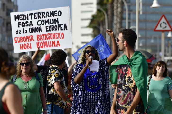 Pasa den urteko Mugak Zabalduz karabana Melillan.
