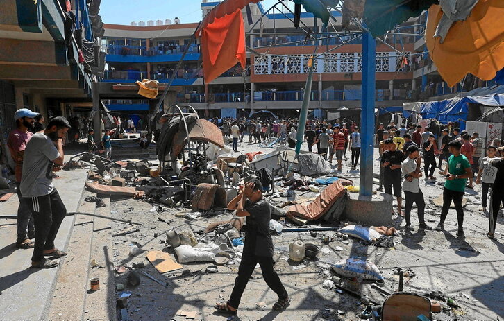 La escuela Abu Oreiban de la Unrwa, en el campo de refugiados de Nuseirat, fue bombardeada ayer.