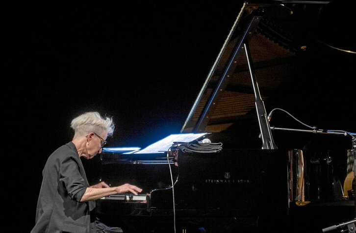 La pianista Myra Melford, en un momento de su actuación.