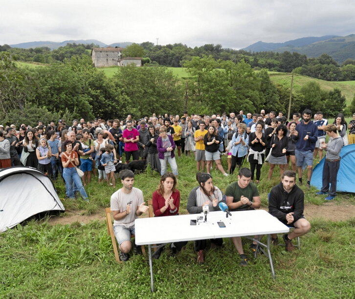 Zazpi auzipetuetatik bost, atzoko agerraldian.