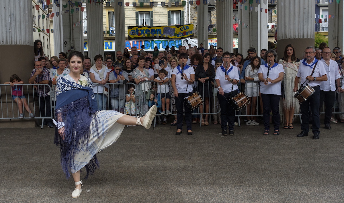 Santa Ana egunaren biharamunean, urte honetan ezkondutako bikoteek 1509tik egiten den aurreskua dantzatuko dute.