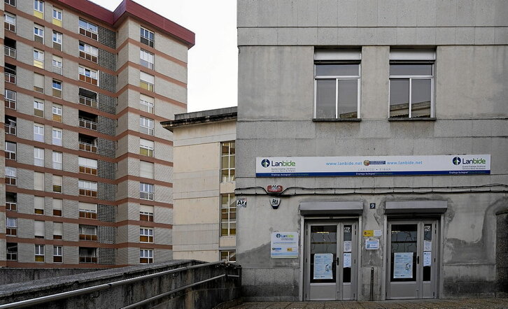 Lanbideren bulego bat, Eibarren.