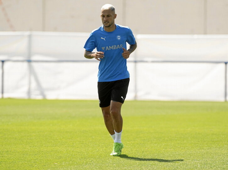 Stoichkov ya correteó ayer por los campos de entrenamiento de Ibaia.