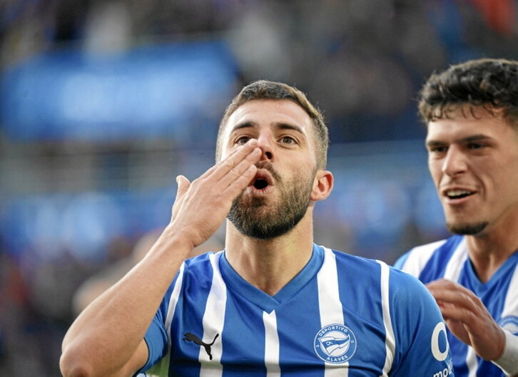 Rioja celebra un gol que le endosó al Atlético.