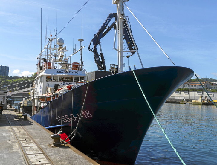 Aita Mari erreskate ontzia, Pasaian, artxiboko irudi batean.