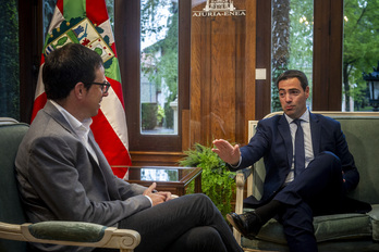 Reunión entre el líder de EH Bildu Pello Otxandiano y el nuevo lehendakari, Imanol Pradales.