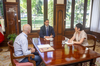 El lehendakari, Imanol Pradales, se ha reunido con la secretaria general de LAB, Garbiñe Aranburu, y el responsable del Sector Público, Xabier Ugartemendia.