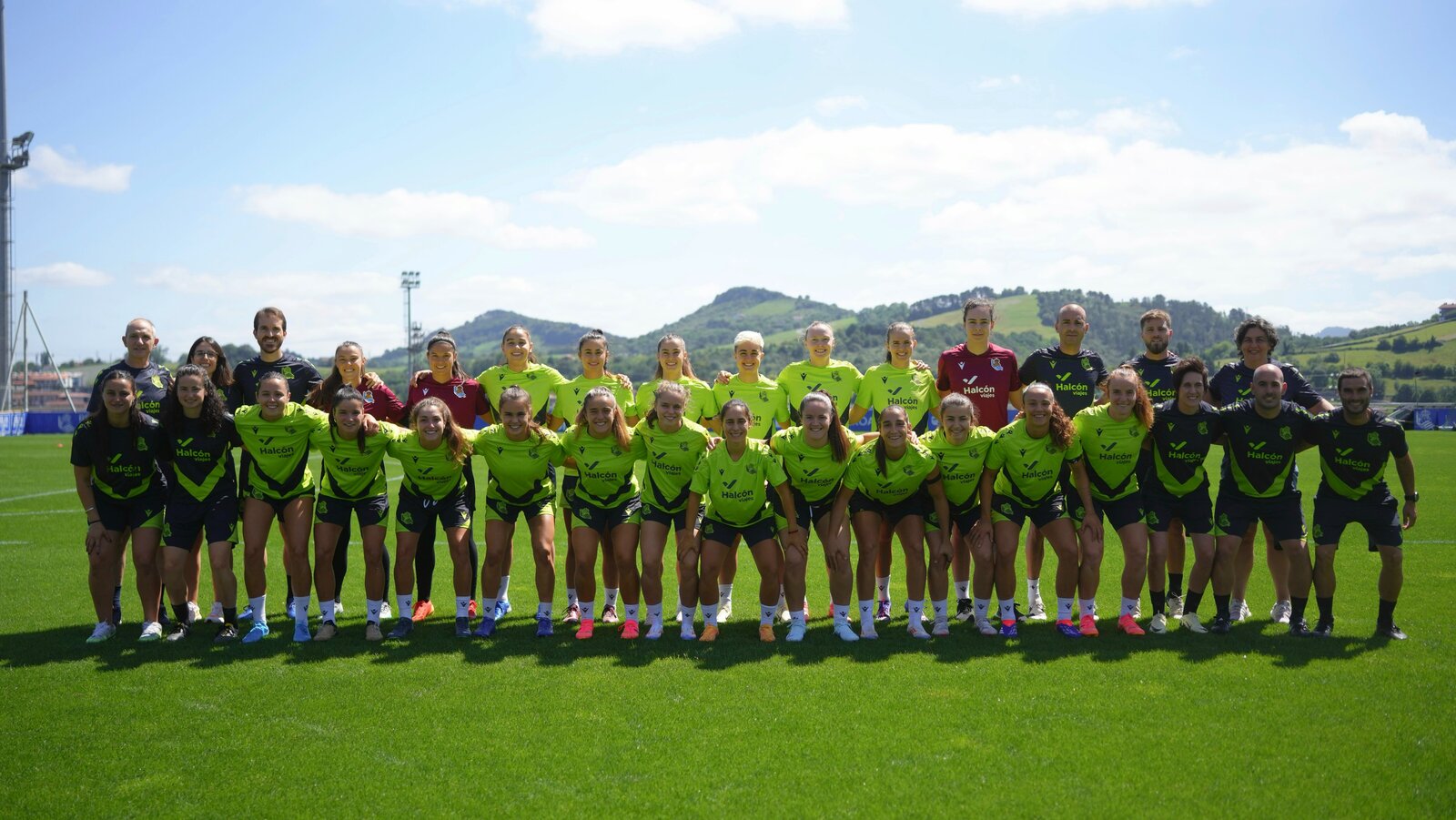 La Real ha realizado esta mañana el primer entrenamiento con balón en Zubieta. (@RealSociedadFEM)