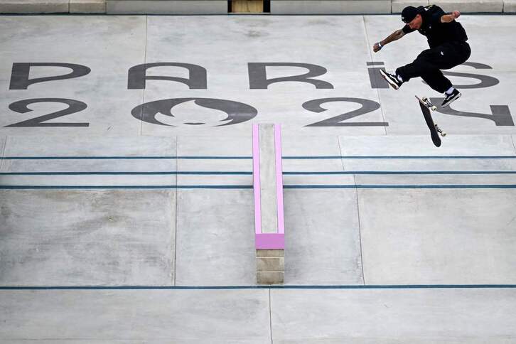 Skate-ak bigarren aldia izango du Olinpiar Jokoetan eta bi euskaldun lehiatuko dira: Naia Laso eta Alain Kortabitarte. 