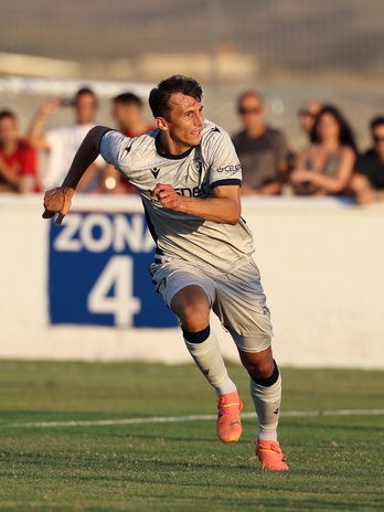 Budimir ha disputado la segunda parte frente al Huesca.