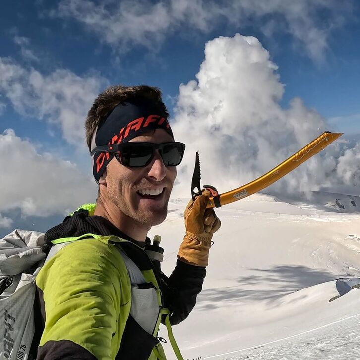 Andy Steindl suitzarrak 18 laumilakoen itzulian denbora ikaragarria egin du.