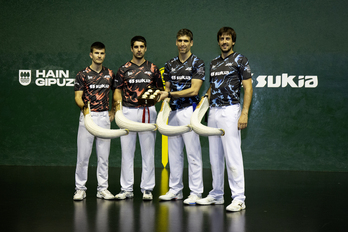 Larunbateko lau finalistak, astearteko material aukeraketan.